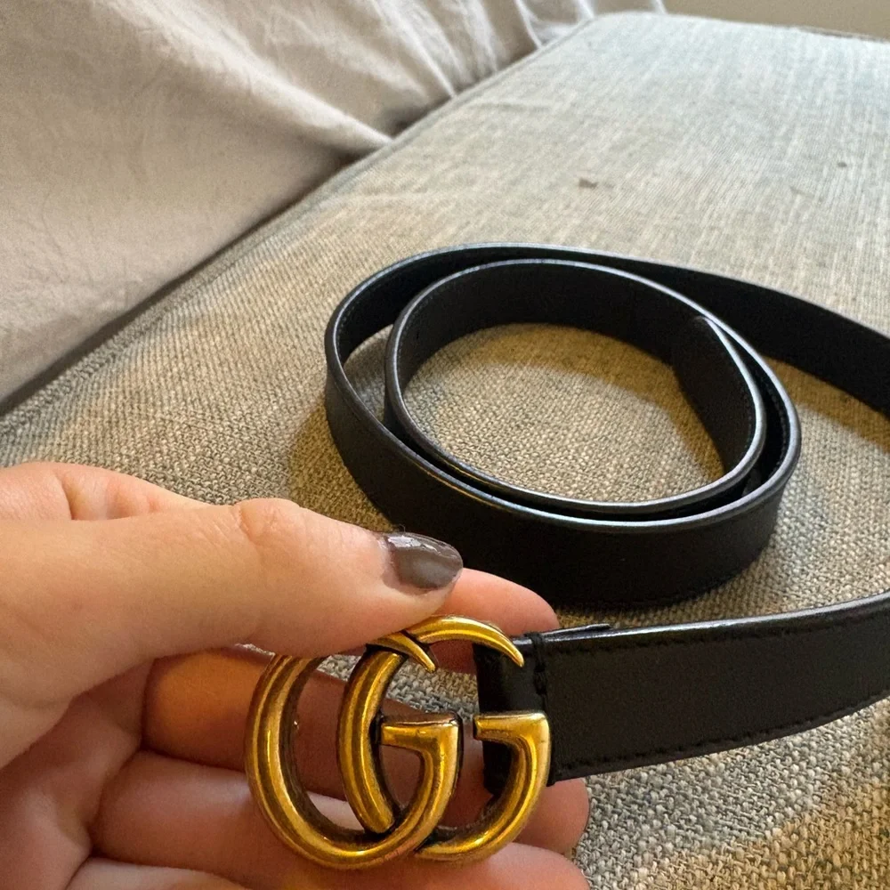 Gucci Black Belt with Gold GG Buckle - Picture 2 of 7